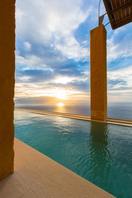 Athina Epavlis - Ethereal Charm Of Blue Horizons Ravdhoúkha Extérieur photo